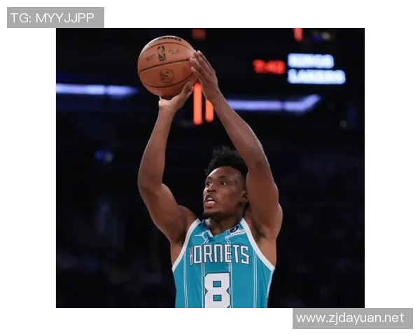 美记黄蜂不愿听取三球交易询价,想更多观察他在新秀身边表现